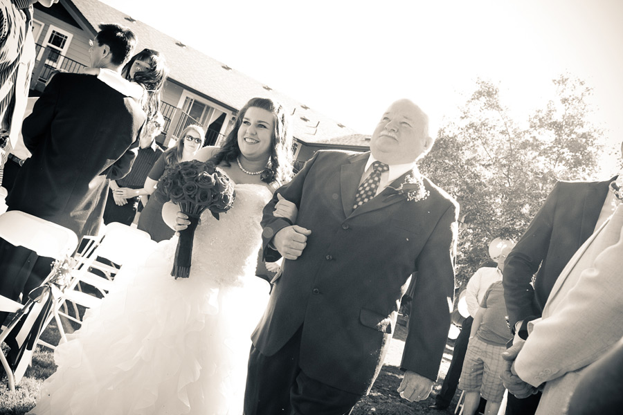 backyard-wedding-eugene-oregon-photographer-030 Eugene Wedding Photographer | Backyard DIY Wedding | Lisa & Derrick