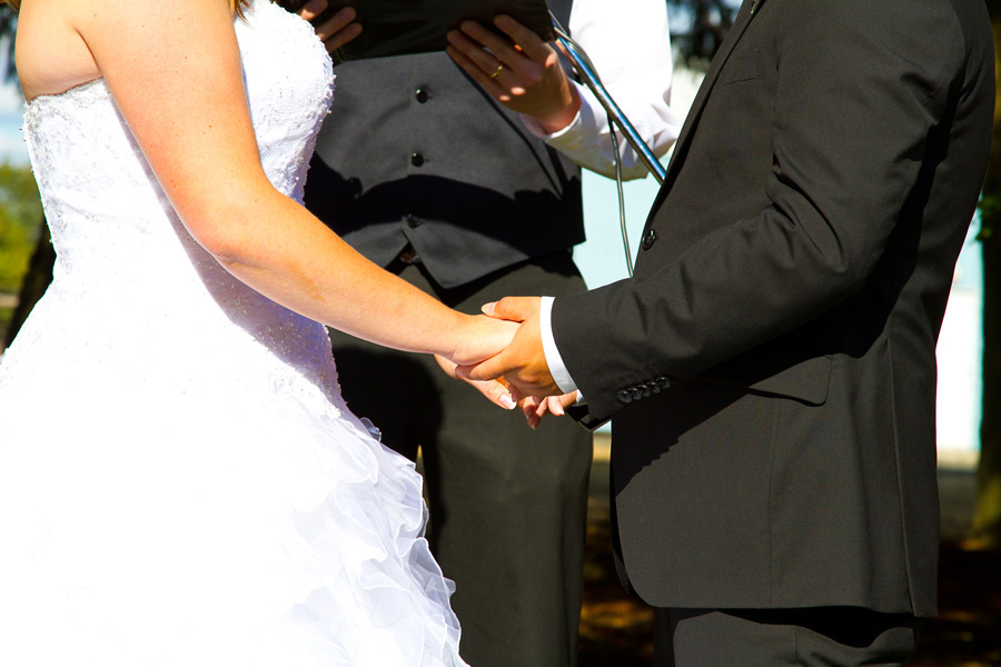 backyard-wedding-eugene-oregon-photographer-033 Eugene Wedding Photographer | Backyard DIY Wedding | Lisa & Derrick
