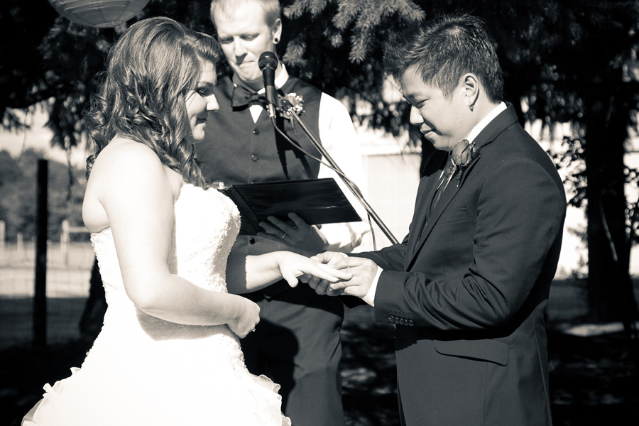 backyard-wedding-eugene-oregon-photographer-034 Eugene Wedding Photographer | Backyard DIY Wedding | Lisa & Derrick