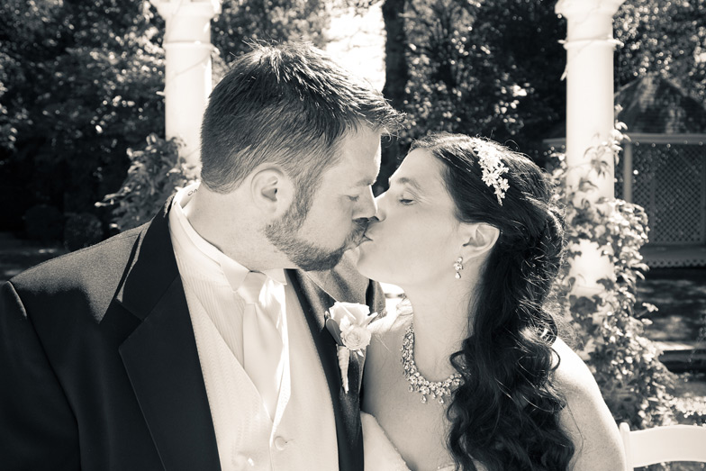 oregon-wedding-portland-gray-gables-015 Portland Oregon Wedding Photographer | Gray Gables | Twyla & Joe