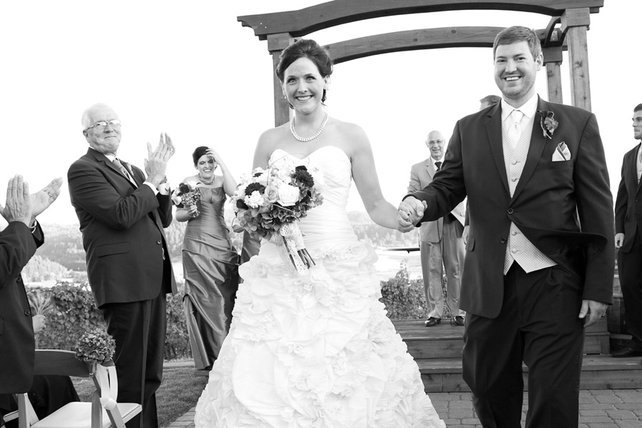 sweet-cheeks-oregon-wedding-photographer-055 Eugene Wedding Photographer | Sweet Cheeks Winery | Kerry & Nathan