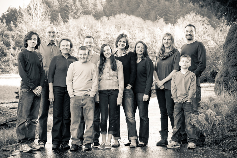 family-pictures-003 Family Photos | Hiatt Family | Pleasant Hill Oregon