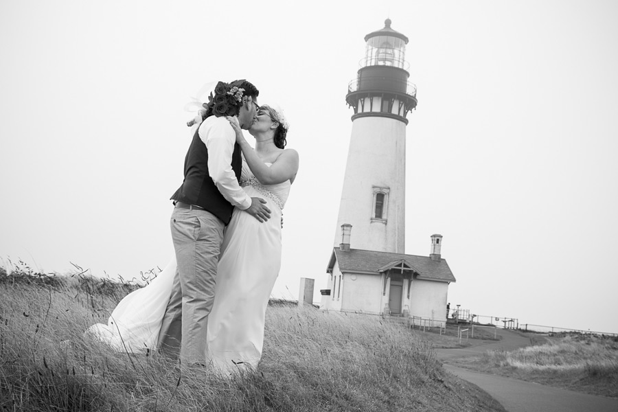 newport-photographer-008 Newport Oregon Wedding | Lacey & Ricky | Yaquina Head