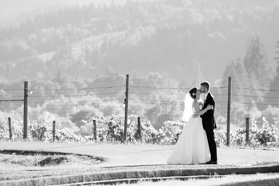Sylvan Ridge Winery Wedding | Jeneva & Douglas