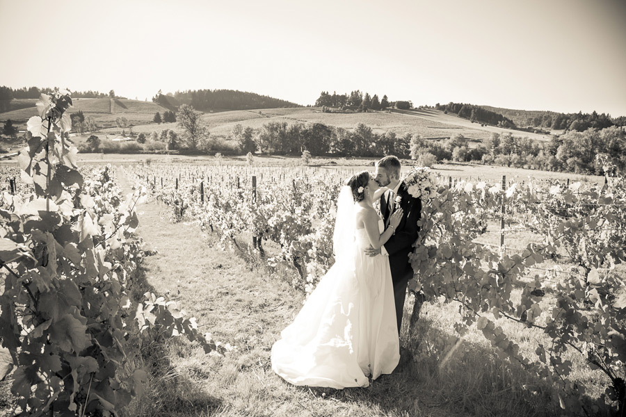 vineyard-wedding-or-027 Sylvan Ridge Winery Wedding | Jeneva & Douglas