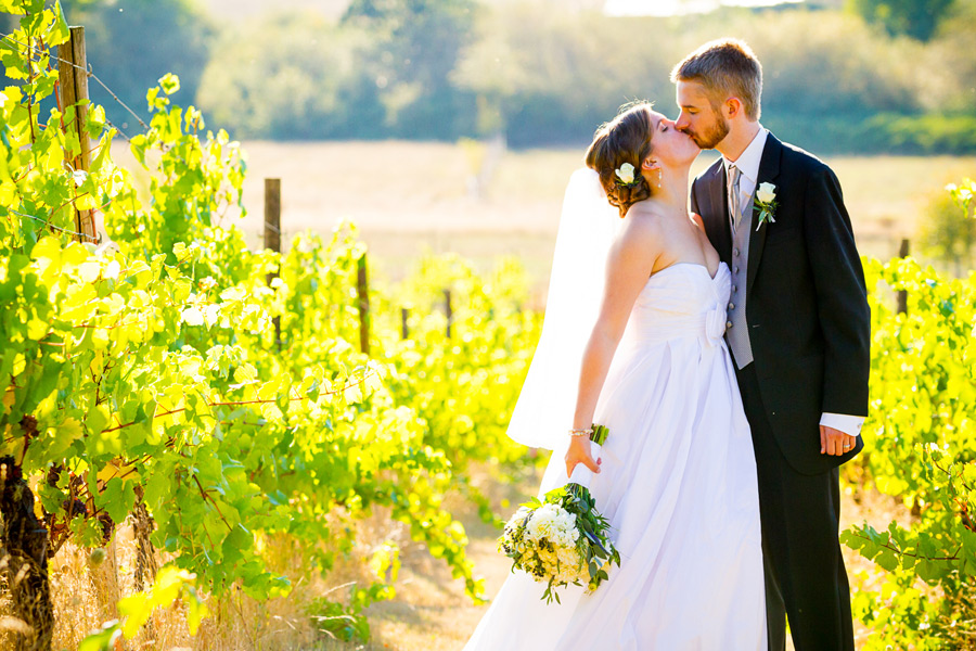 vineyard-wedding-or-029 Sylvan Ridge Winery Wedding | Jeneva & Douglas