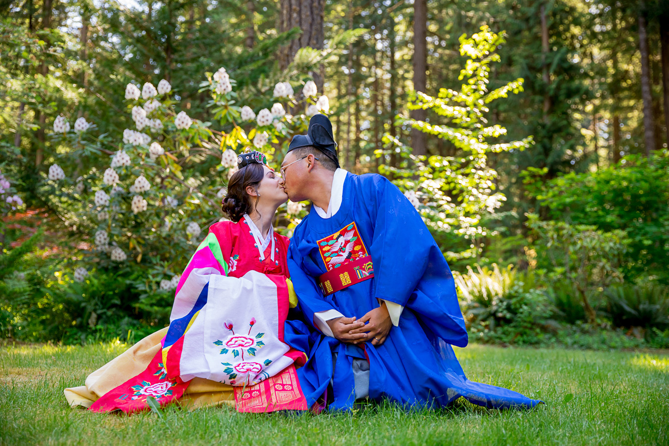 loloma-lodge-oregon-wedding-21 Loloma Lodge Oregon Wedding | Anna & Justin | Traditional Korean Tea Ceremony