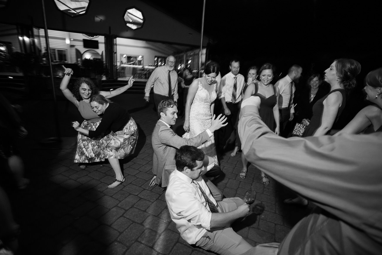 wedding-at-sweet-cheeks-winery-09 Wedding at Sweet Cheeks Winery | Eugene Oregon Photography | Emily & Bradley