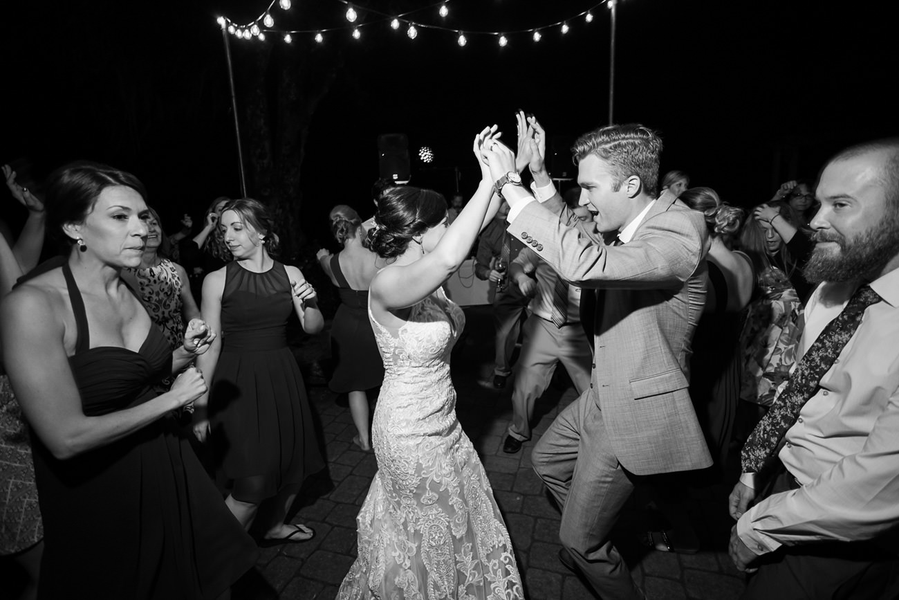 wedding-at-sweet-cheeks-winery-10 Wedding at Sweet Cheeks Winery | Eugene Oregon Photography | Emily & Bradley