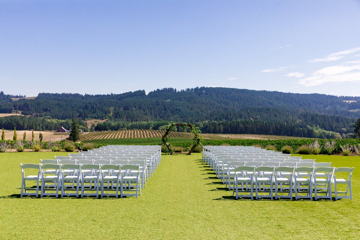 002-abbey-road-farm-wedding- Abbey Road Farm Wedding | Portland Oregon Wedding Photographer | Emma & Taylor