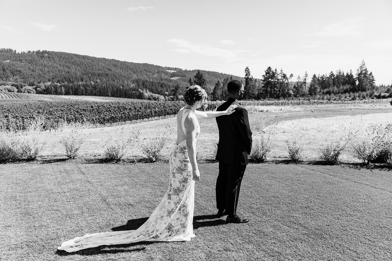 008-abbey-road-farm-wedding- Abbey Road Farm Wedding | Portland Oregon Wedding Photographer | Emma & Taylor