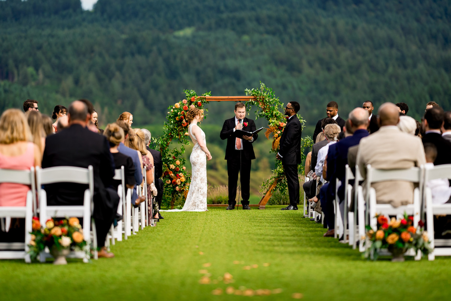 038-abbey-road-farm-wedding- Abbey Road Farm Wedding | Portland Oregon Wedding Photographer | Emma & Taylor