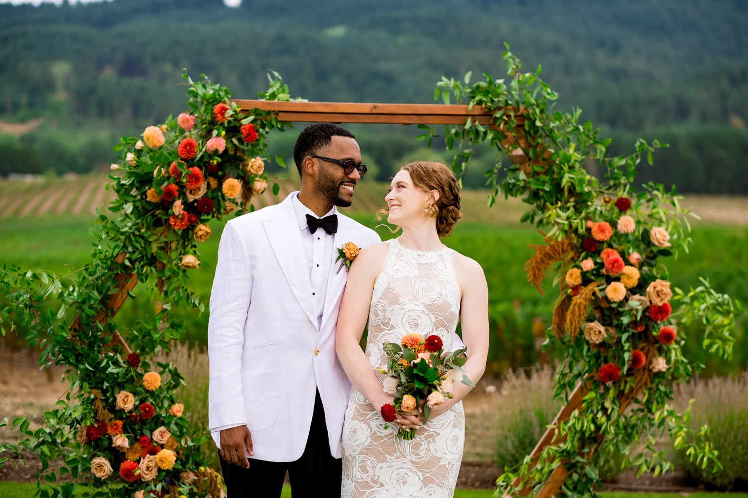 057-abbey-road-farm-wedding- Abbey Road Farm Wedding | Portland Oregon Wedding Photographer | Emma & Taylor